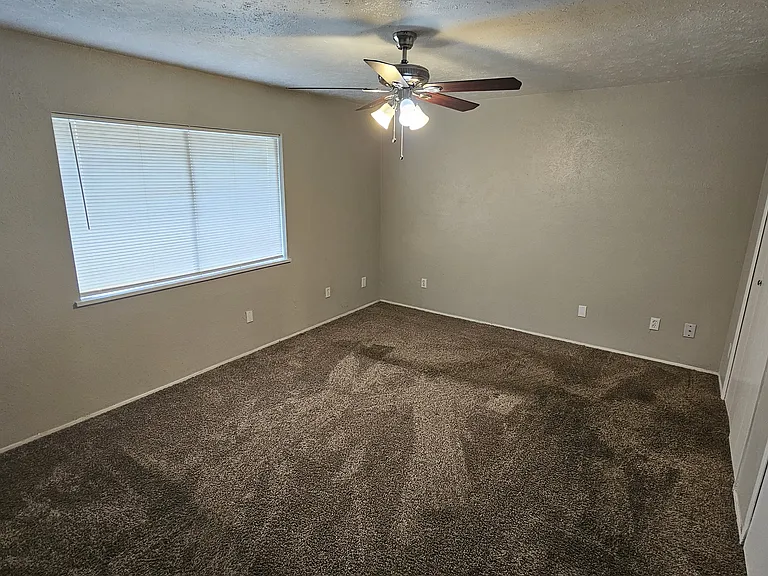 22903 Millgate Dr — Photo 11
