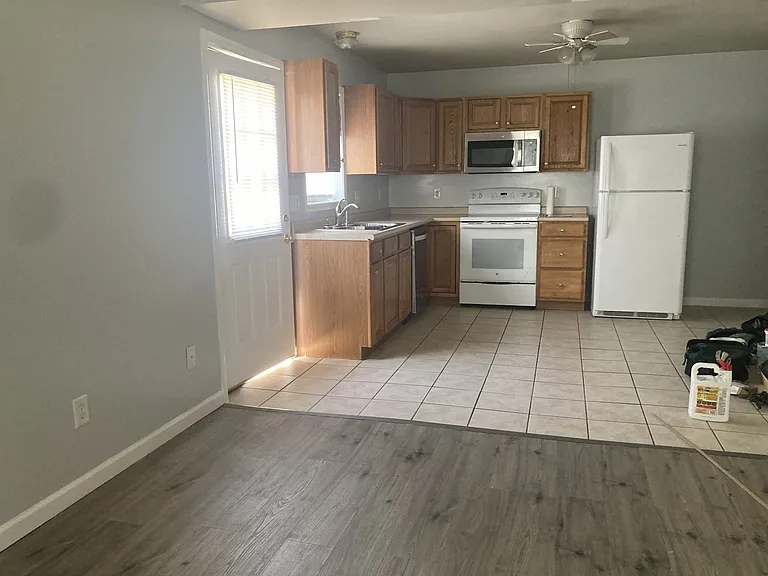 1296 Lauren Pl — Photo 3
