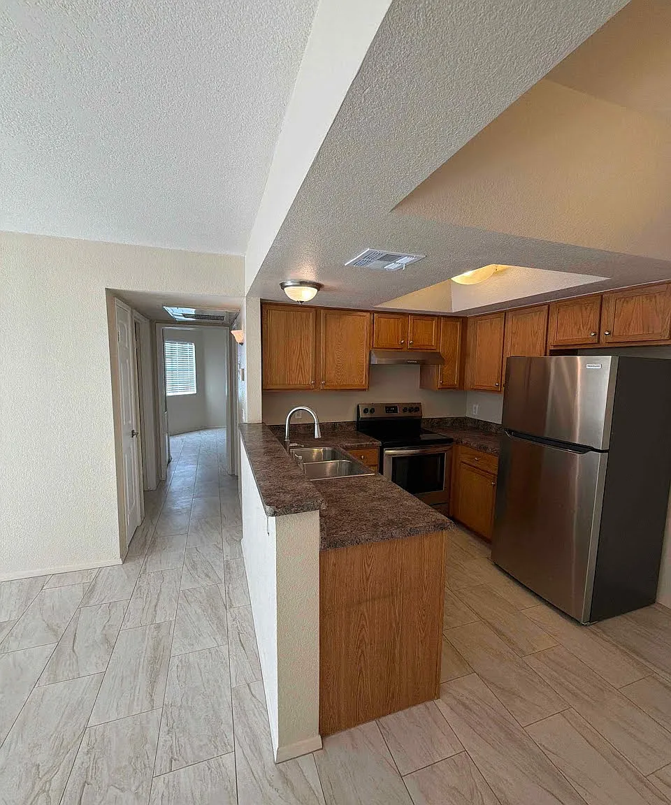 1720 E Thunderbird Rd — Photo 2