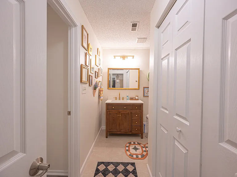 2500 Cranbrook Ln #10 — Photo 34