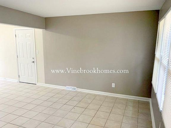 2nd image of 8505 E 111th St