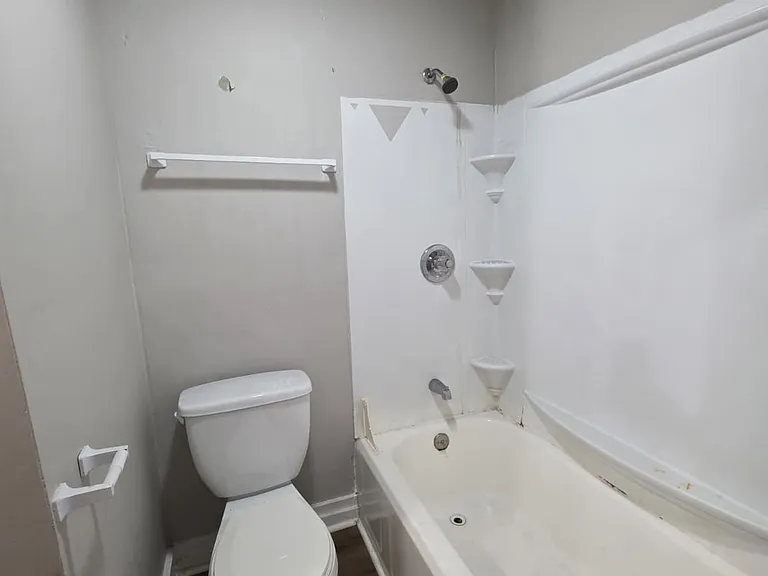 122 Derby Ave #2 — Photo 4