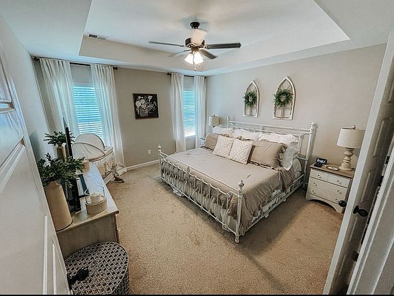 3rd image of 3777 Dawnwood Cir W