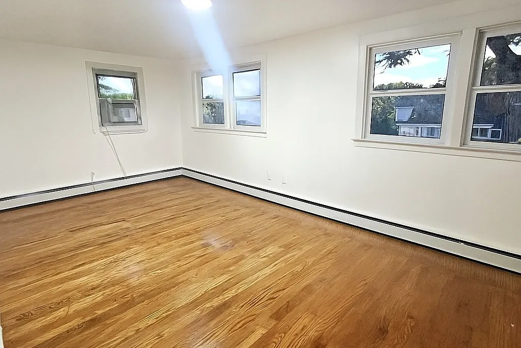 3 bed, 1200 sqft, $3,000 — Photo 4