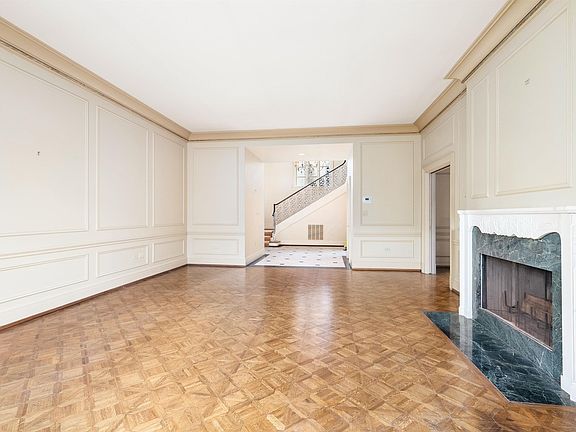4th image of 127 Queensbury Cres