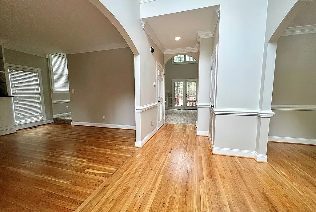 4 bed, 2633 sqft, $2,600 — Photo 3
