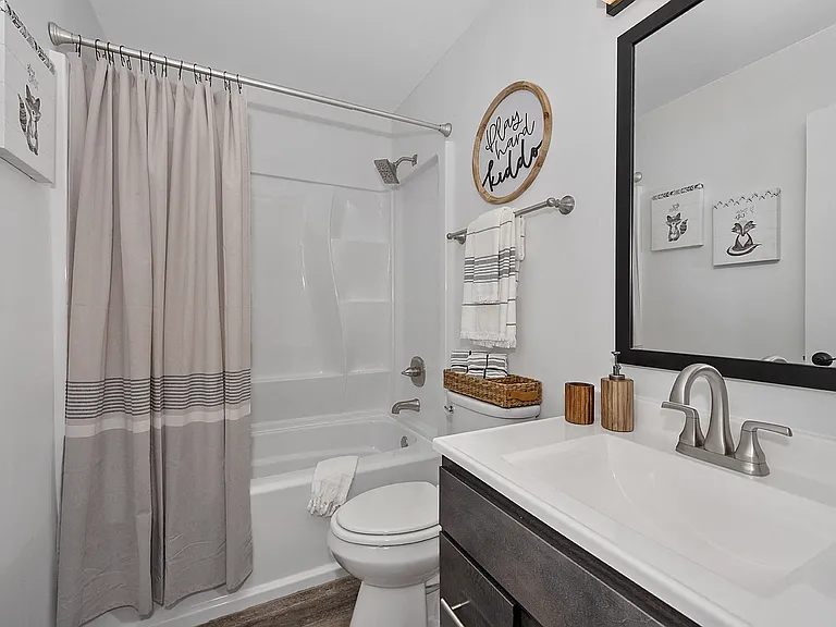 Ivy Hills Living Spaces — Photo 44