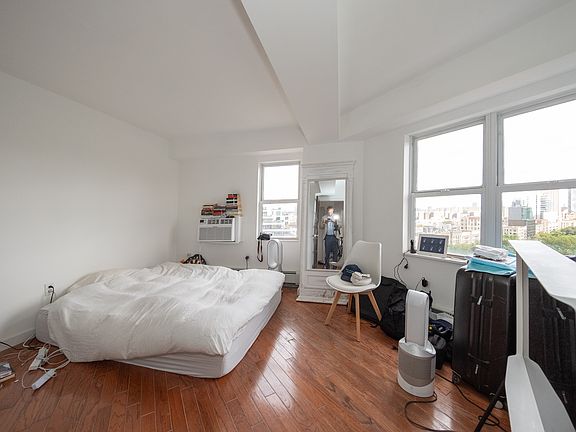 5th image of 300 Cathedral Pkwy #12E