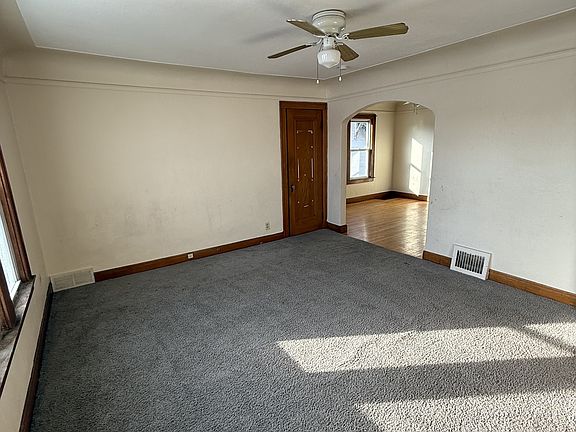 2nd image of 1014 Carmel St #B