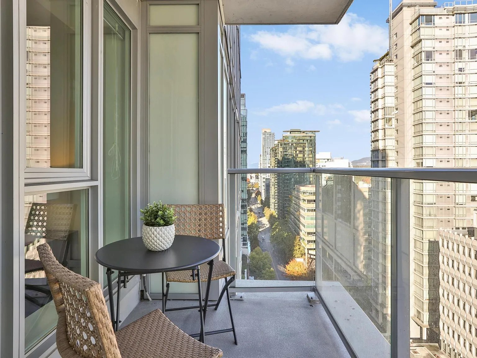 1 bed, 615 sqft, $2,800 — Photo 3