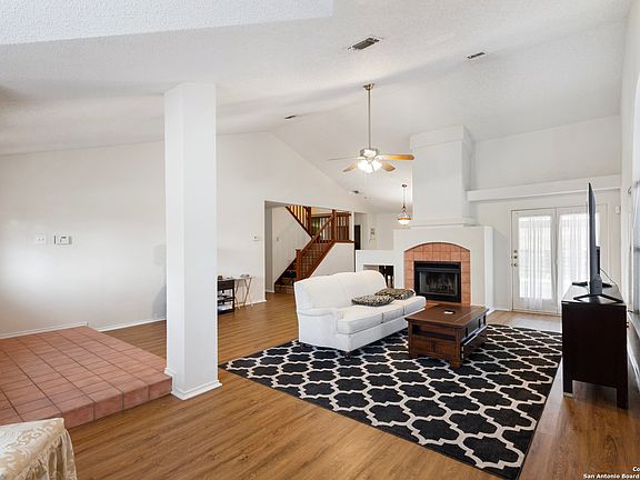 3rd image of 5315 Mountain Vista Dr