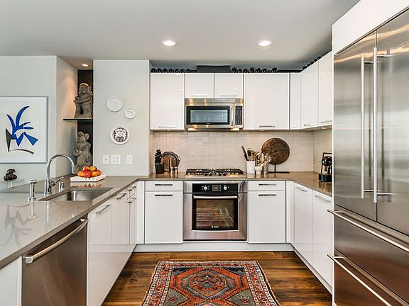 5th image of 1 Hawthorne St Unit 19G