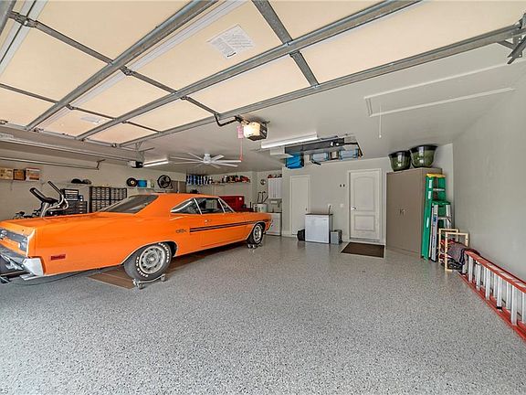 4th image of 9489 Coralee Ave