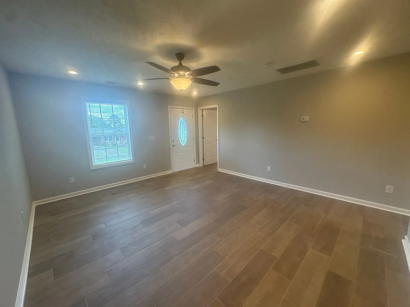 Adorable Townhome Available in Cowan.... — Photo 3