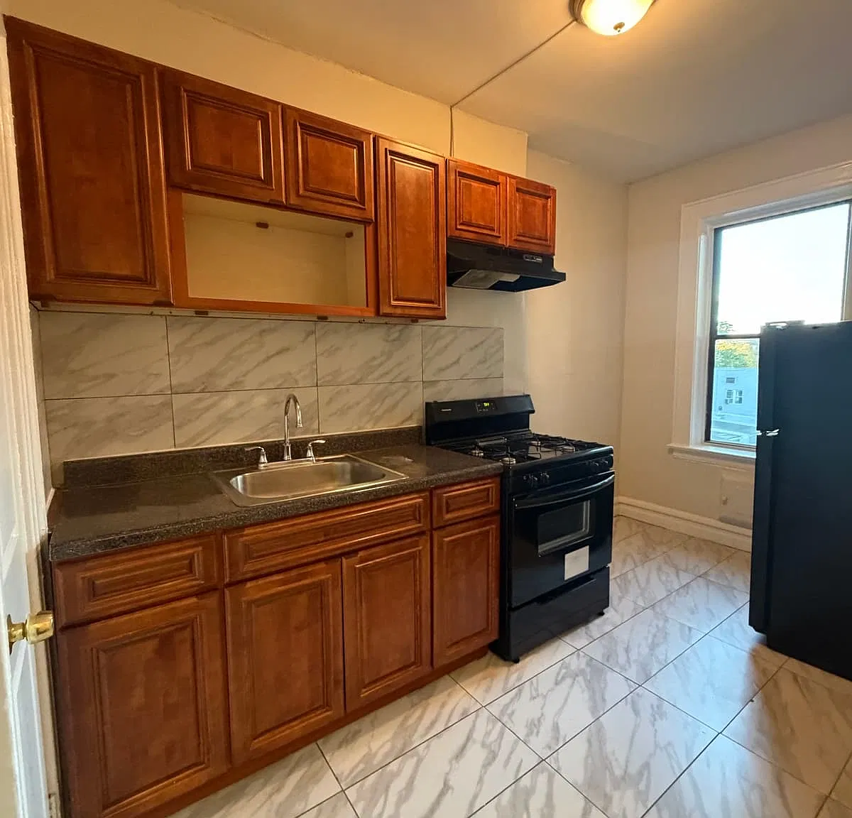 806 Broadway — Photo 1