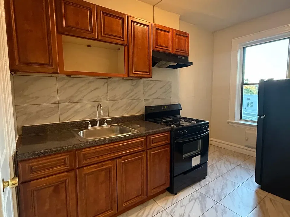 806 Broadway #105
