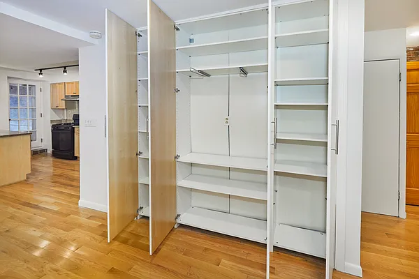 Rented by Compass | media 18