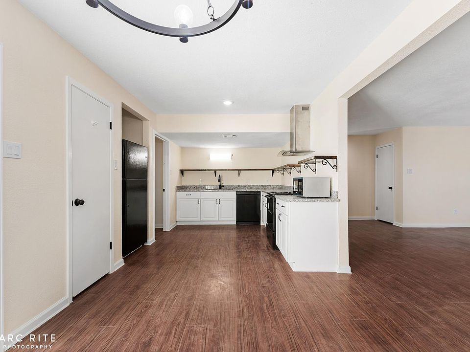 1st image of 8639 Knoxville C19 Dr