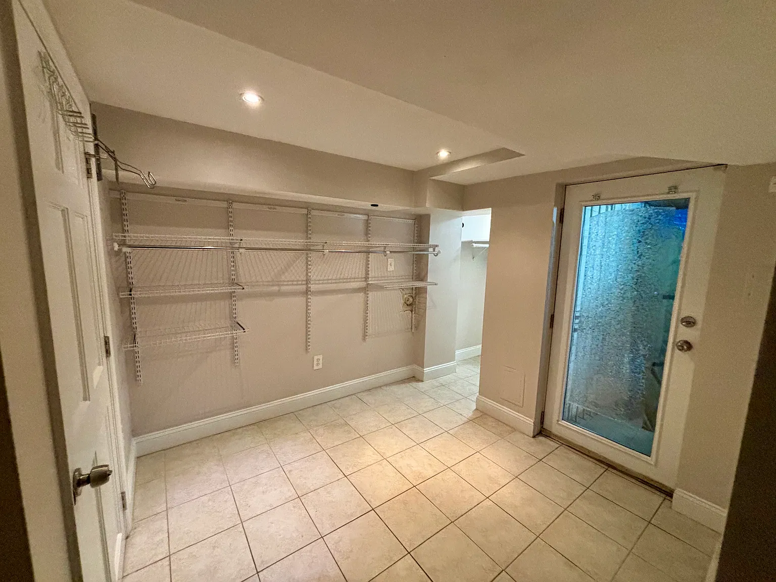 Studio, 700 sqft, $1,450 — Photo 4