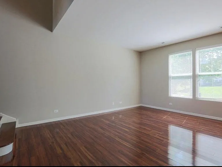 565 Conservatory Ln — Photo 10