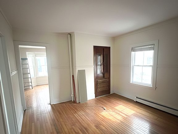 5th image of 57 Jefferson St #1