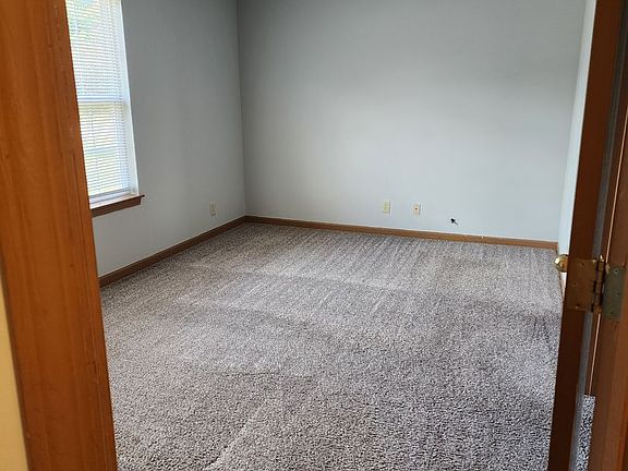 3rd image of 209 Dryer Dr