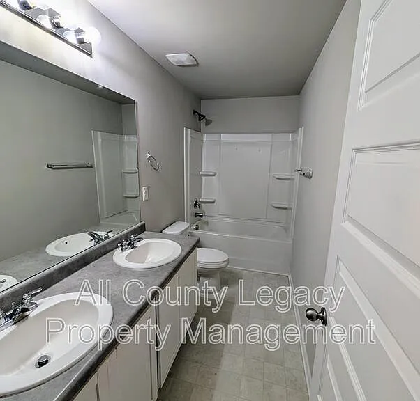 1313 Brookstone Lake Dr — Photo 7