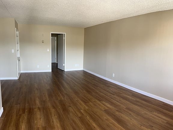 4th image of 1709 E Glenoaks Blvd #9
