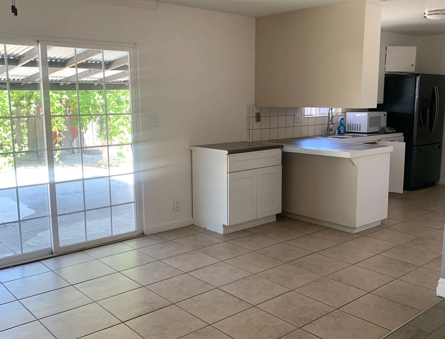 3 bed, 1078 sqft, $3,650 — Photo 4