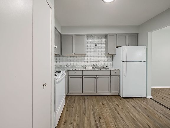 3rd image of 211 Summit Rdg