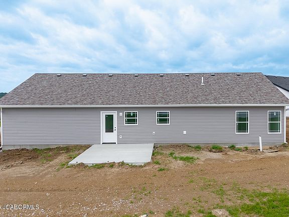 4th image of 2159 Lyndell Blvd