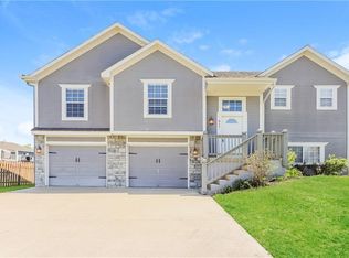 817 Garnes St, Raymore, MO 64083