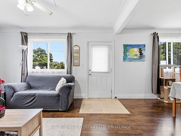 4th image of 54 Clifford Ave