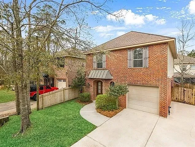 3 bed, 2.5 bath, 2088 sqft, $2,300 — Photo 1