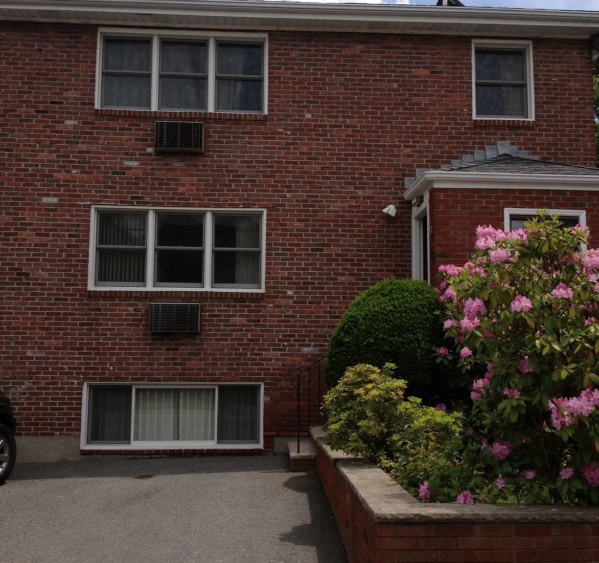 Baker St, Belmont — Photo 1