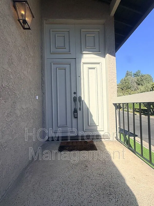 2 bed, 2.5 bath, 1531 sqft, $3,600 — Photo 2