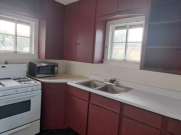 5th image of 1239 E Yoakum Ave