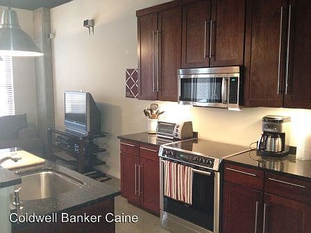 3rd image of 927 S Main St Unit 206
