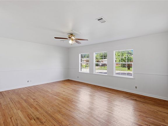 4th image of 2302 Franklin Dr