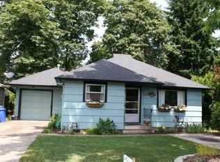 250 E Berkeley St, Gladstone, OR