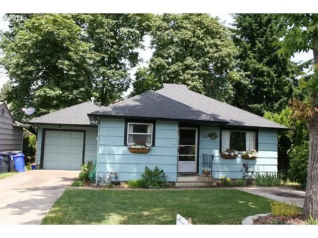 250 E Berkeley St photo 1