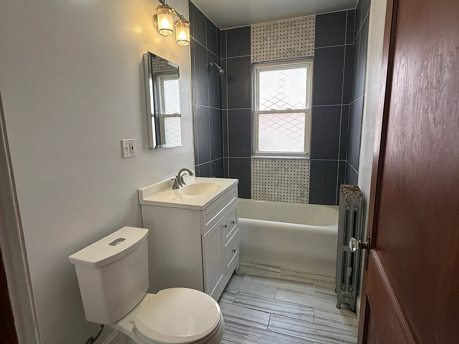 2 bed, 1100 sqft, $2,600 — Photo 3