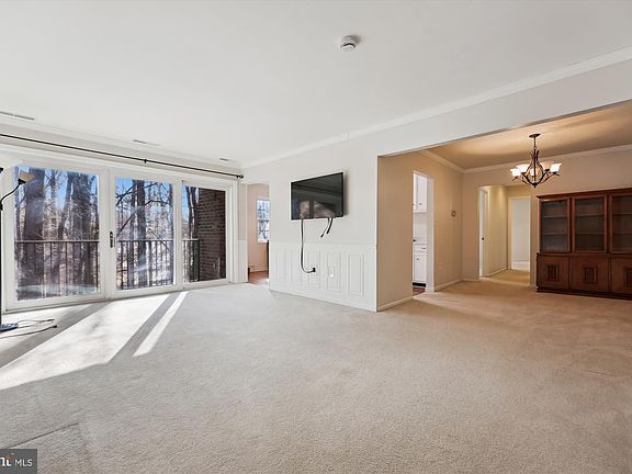 5th image of 886 College Pkwy APT 203