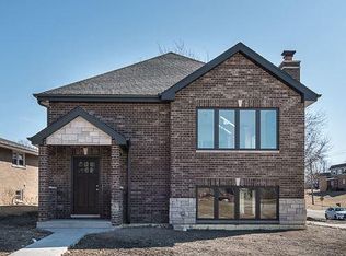 8869 Hillside Dr, Hickory Hills, IL 60457