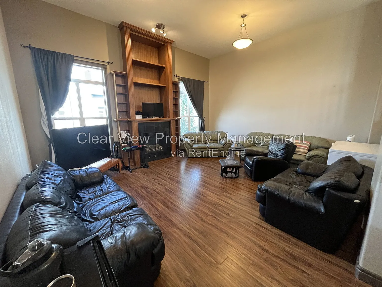 3 bed, 3.0 bath, 1440 sqft, $2,149 — Photo 2