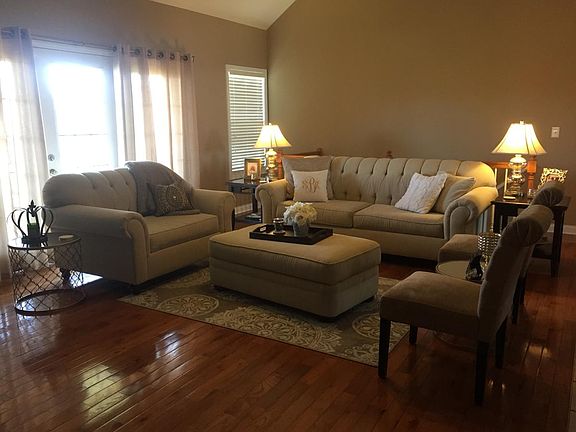5th image of 302 Willow Crossing Ct