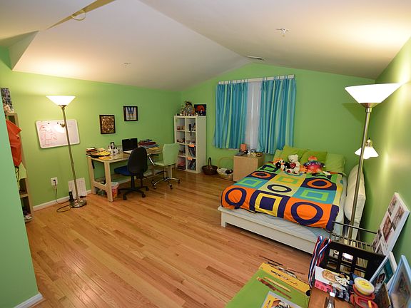 2nd image of 6008 Stonehenge Pl