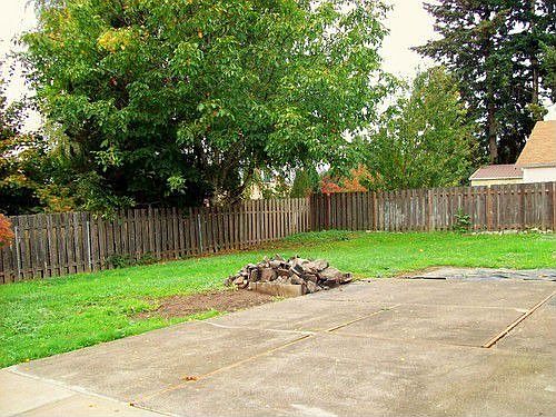 3rd image of 4910 NE 21st Ave