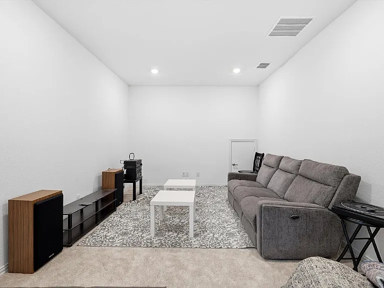 8309 Gray Squirrel Ln — Photo 15