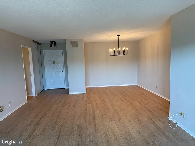 8360 Greensboro Dr #917 — Photo 10